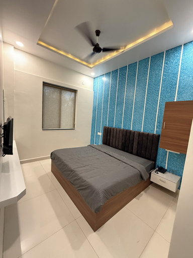 Others 3, Hotel Shagun, Betul