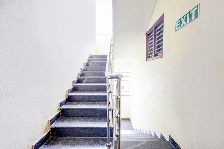 Others 4, Hotel O Kannur, Krishna