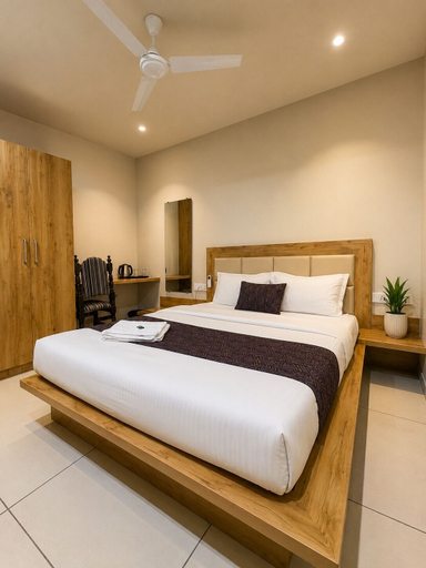 Others 2, Hotel One 40, Indore