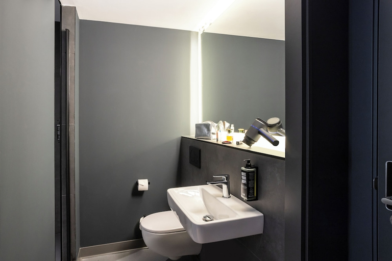 Bathroom 4, ibis Madrid Norte Las Tablas, Madrid