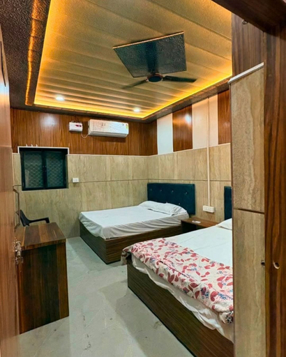 Others 3, Shri Anandam, Mathura