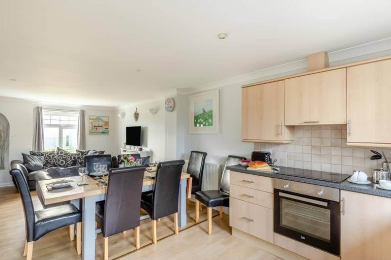 Others 2, 4 bed Lodge Newquay Cornwall Holiday Park Sleeps 8, Cornwall