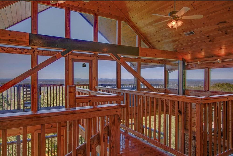 Others 3, Smoky Mountain Cabin With Views Hot Tub and Loft, Sevier