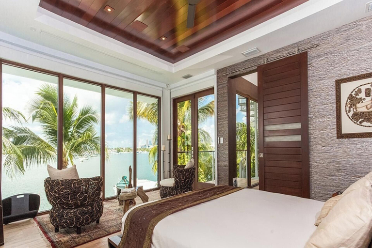 Others 4, Villa Teaka, Miami-Dade