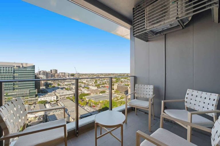 Others 4, Immaculate Top Floor Views! 2bed/2bath/1car/pool, Fortitude Valley