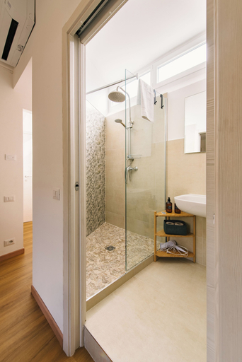 Bathroom 2, Sciesa Guest House, Verona