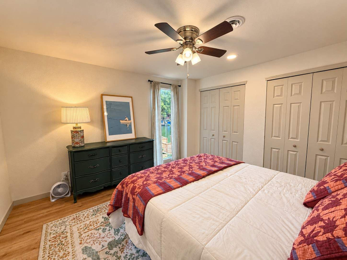 Others 5, The Sunny Perch - Lakefront Home, Camden