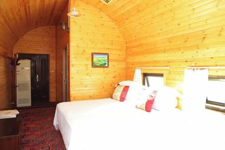 Others 2, Huiteng Xile Wolf Totem Hotel, Ulaan Chab