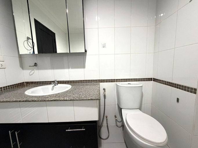 Bathroom, Pattaya Apartments, Pattaya