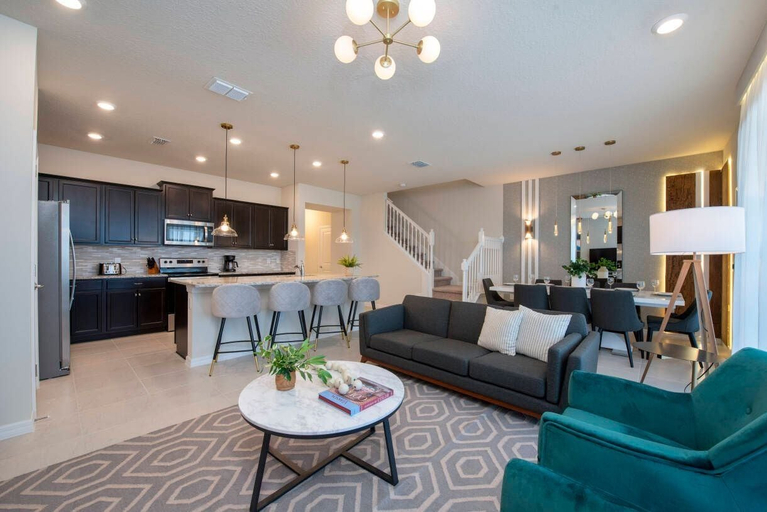 Others 5, 5BR Resort Townhome w/ Pool Near Disney, Polk