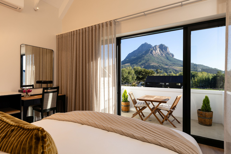 Others 4, Kleine Banhoek Manor, Cape Winelands
