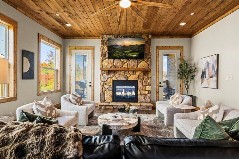 Others 4, Skyline Chalet, Sevier