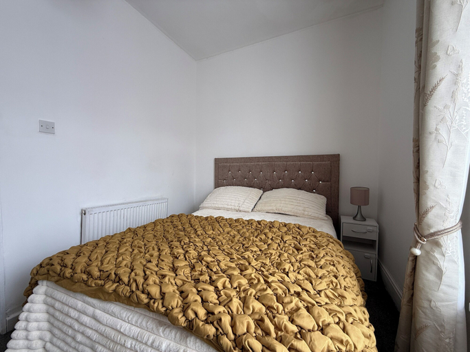Others 2, Modern 3 Bed Home near city centre, Sheffield