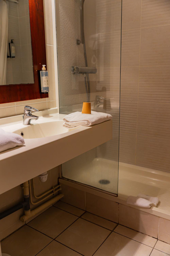 Bathroom 3, Hotel Le Mercator, Loir-et-Cher