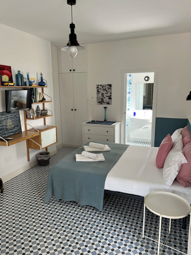 Others 3, Relais Tribunali with panoramic terrace, Napoli