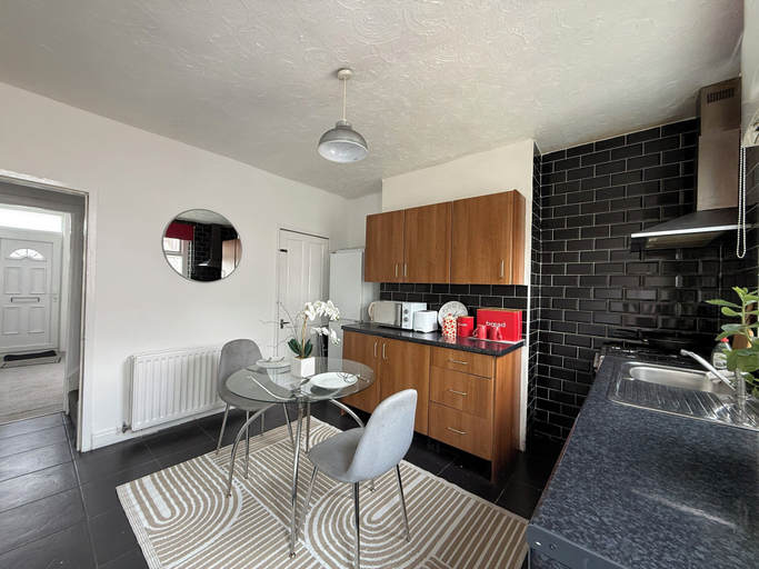 Others 5, Modern 3 Bed Home near city centre, Sheffield