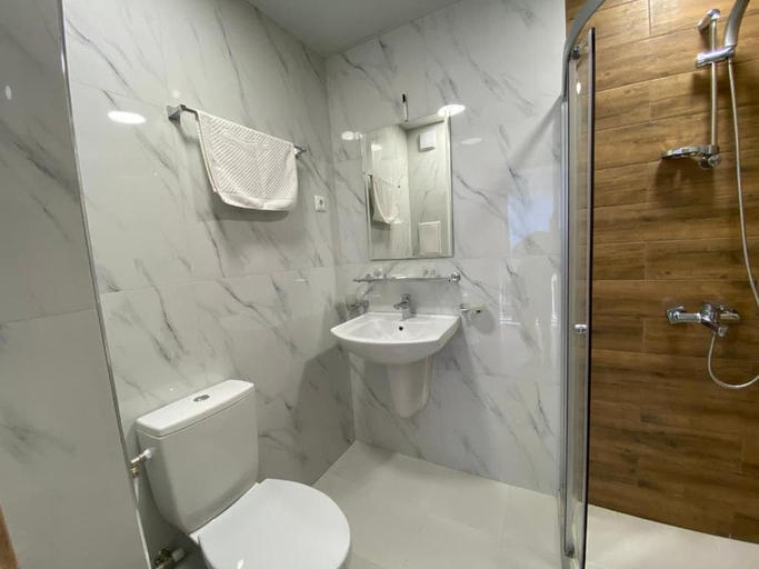 Bathroom 4, The Green Paradise Apartments, Primorsko