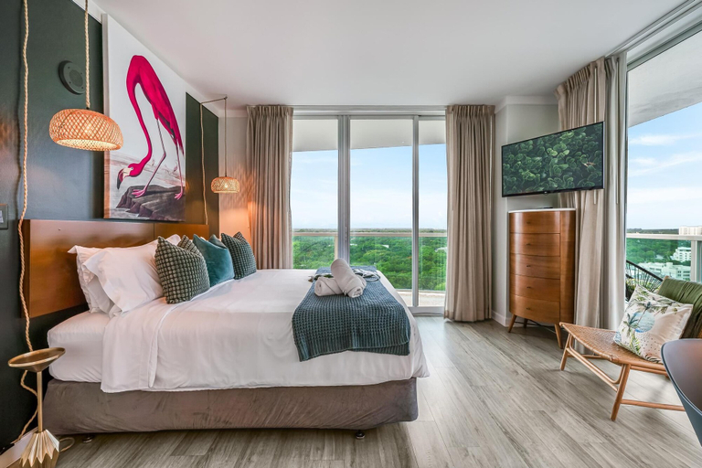 Others 2, Elegant 2BR Condo at Hotel Arya Full Kitchen, Wraparound Views, Washer/dryer, 2 Parking Spots, Miami-Dade