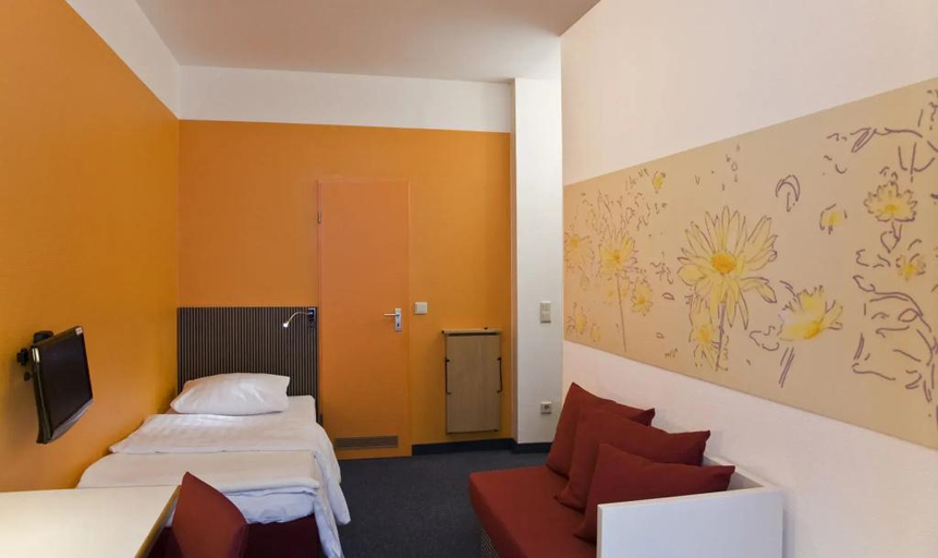 Bedroom 3, Hotel Aigner, Bonn