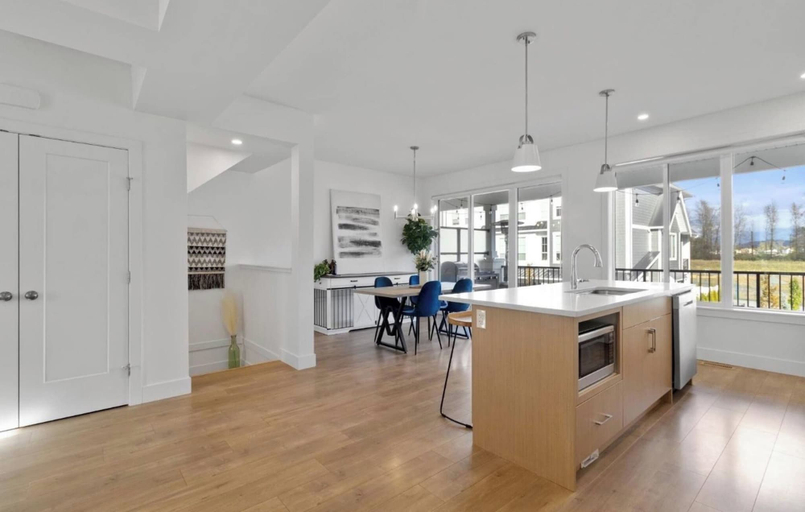 Others 1, Foxfern Rowhome 4 Bed 3 Bath, Fraser Valley