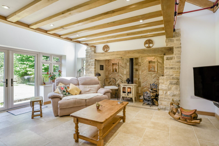 Others 3, Holly Cottage, North Somerset