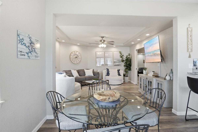 Others 2, Lakefront Updated Condo at 2mm w/ 2 Pools, Hot Tub, Boat Slip, Camden