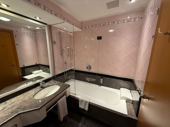Bathroom 4, Galileo Hotel, Milano