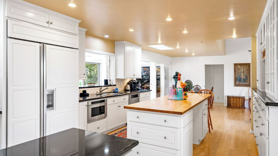 Others 5, Above It All by Avantstay Pool + Hot Tub + Fire Pit Hilltop Near Paso, San Luis Obispo
