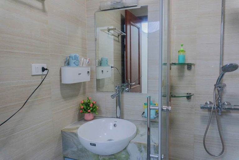 Others 2, Il Divo 38 Hang Huong Hostel, Hoàn Kiếm