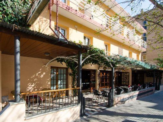 Others 5, Hostal Lloret, Girona