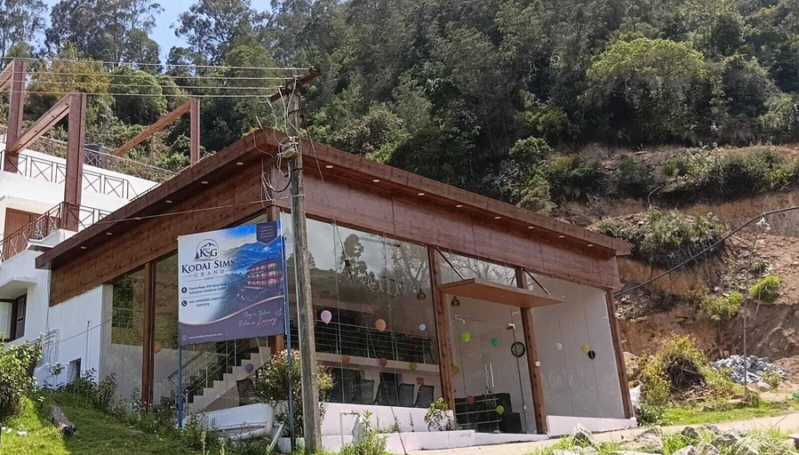 Others 4, Kodai Sims Grand, Dindigul