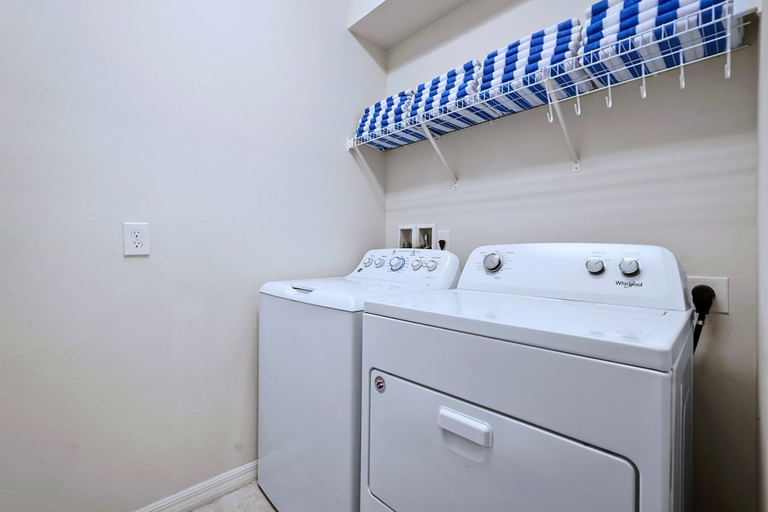 Others 3, Disney Mansion With Hot Tub, Pool & Resort Access, Osceola