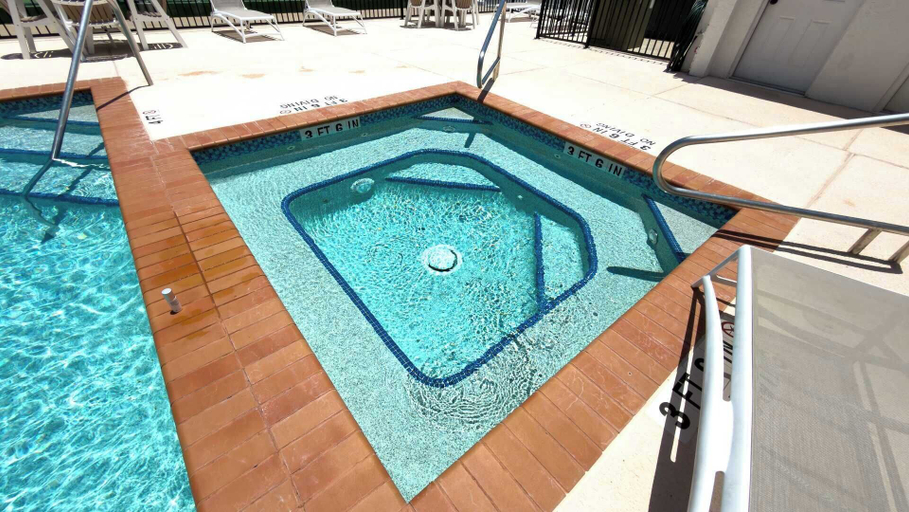 Others 2, Beachfront 2br, 5th Floor Views, Walkable SPI, Cameron