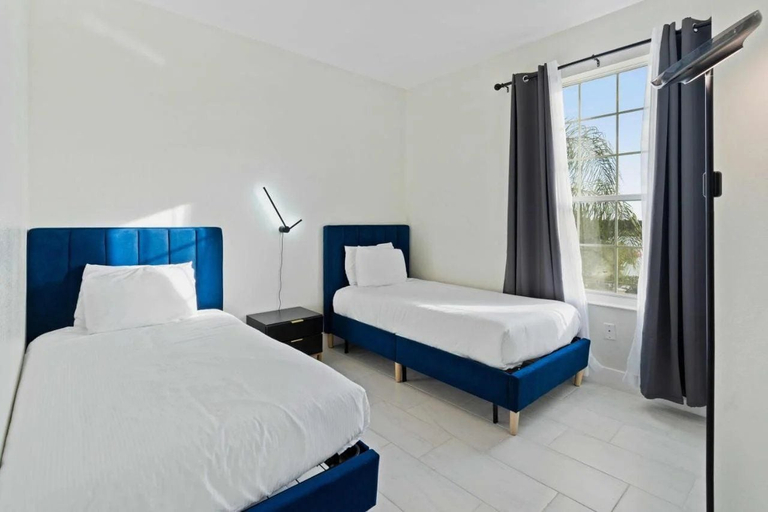 Others 2, Modern 3-bedroom at Vista Cay Resort, Orange