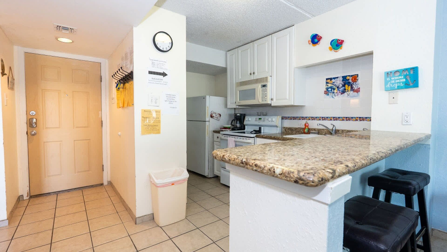 Others 3, Gulfview I - 150 Yards To Beach, Bbq Poolside 1 Bedroom Apts, Cameron