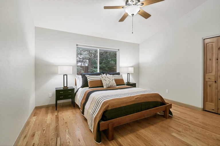 Others 3, Hemmingway 30 Day Min Stay 3 Bedroom Home by RedAwning, Deschutes