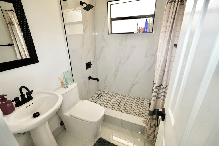 Others 5, 6370 Atlanta House, Broward