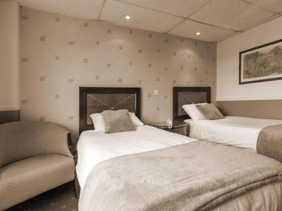 Others 4, The Grand Burstin Hotel, Kent