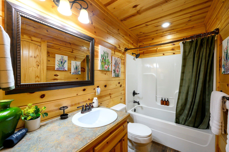 Others 5, Kickin' Back - Secluded Cabin, McCurtain