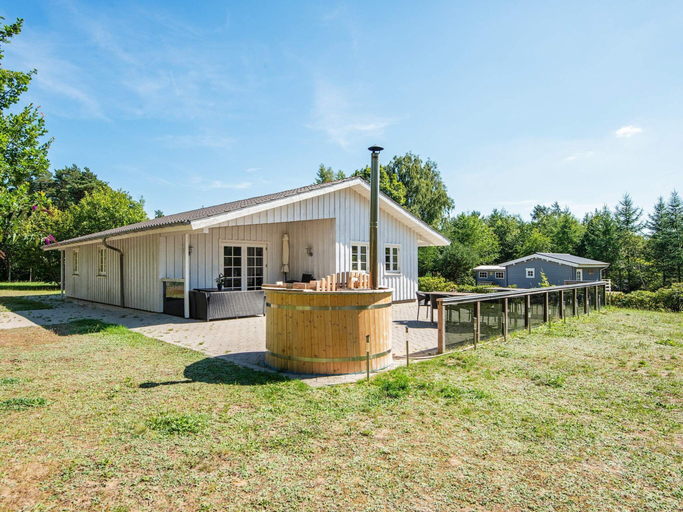 Exterior & Views, 4 Star Holiday Home in Glesborg, Norddjurs
