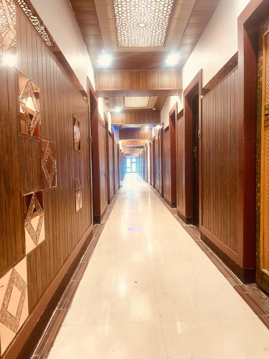 Others 2, Shah Abbas Palace, Srinagar
