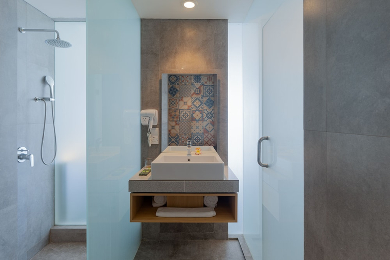 Bathroom 4, Kuta Beach Club Hotel, Badung