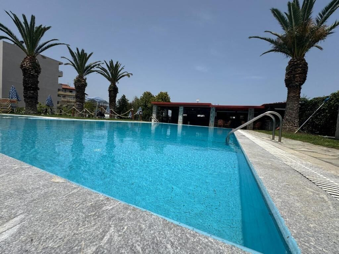 Others 3, Zac & Georgio Studios, Crete