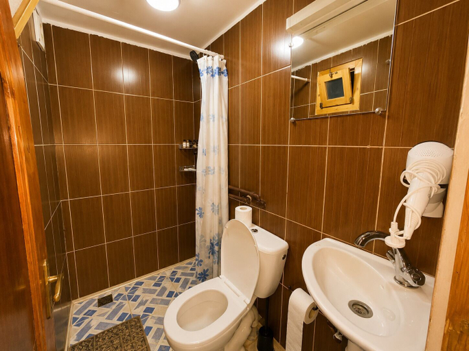 Bathroom 5, Auberge Restaurant Zahra, Ouarzazate