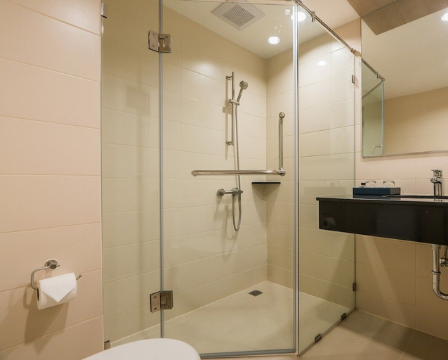 Bathroom 5, Rattanachol Hotel, Muang Chon Buri