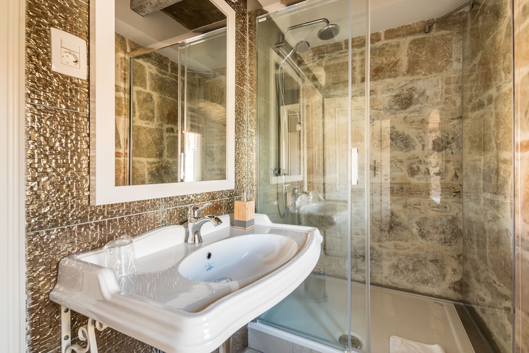 Bathroom 4, Heritage Palace Varos - Quaint & Elegant Hotels, Split