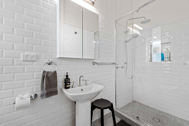 Others 3, The Office! 1 Bed/1 Bath ~ New Farm, New Farm