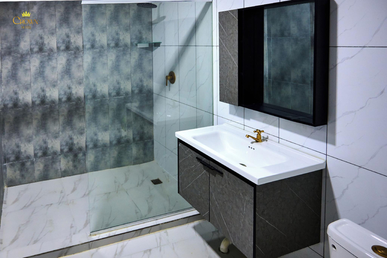 Bathroom 2, CROWN HOTEL TOBAGO
