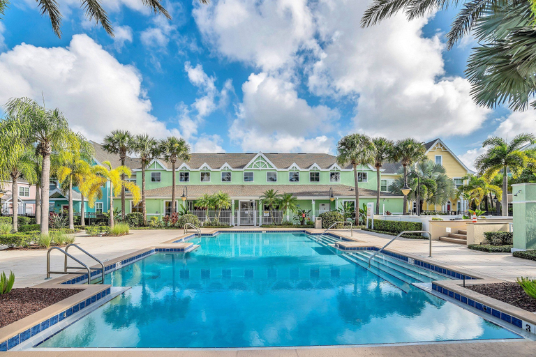 Others 4, 2BR Condo Near Disney Resort Pool, Osceola