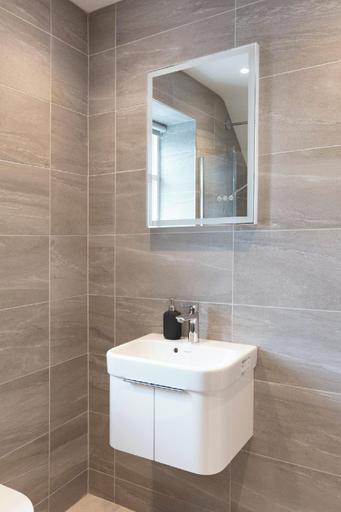 Bathroom 3, Hampden Apartments - The William, Slough